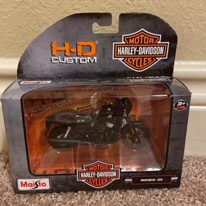 1/18 Harley Davidson motorcycle